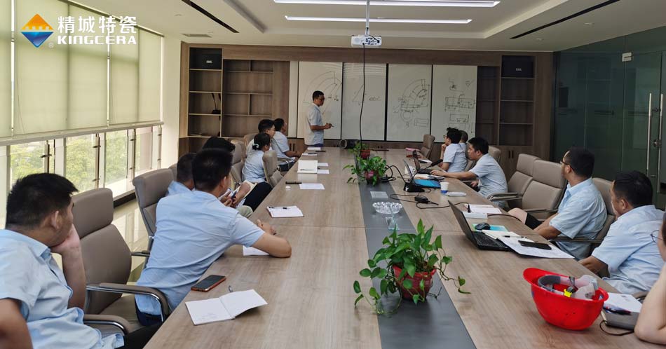 强化专业手艺，提高服务水平  营销部开展营业手艺培训